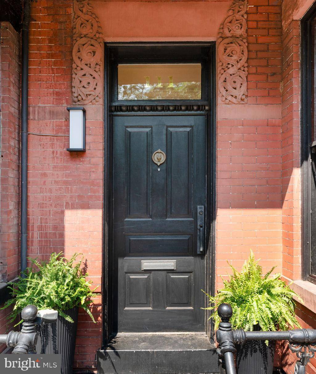 Washington, DC 20003,111 8TH ST SE