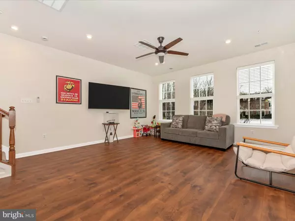 Owings Mills, MD 21117,9375 SENEY LANEY #513