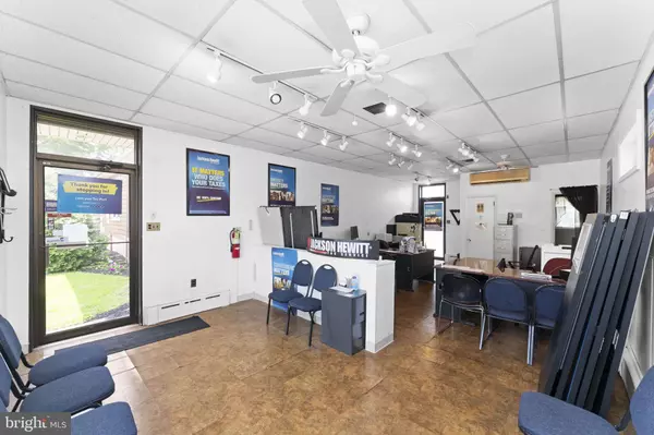 Lansdale, PA 19446,728 W MAIN ST