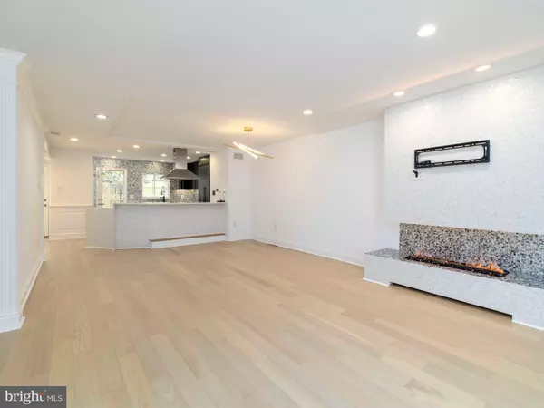 Philadelphia, PA 19147,104 LOMBARD ST