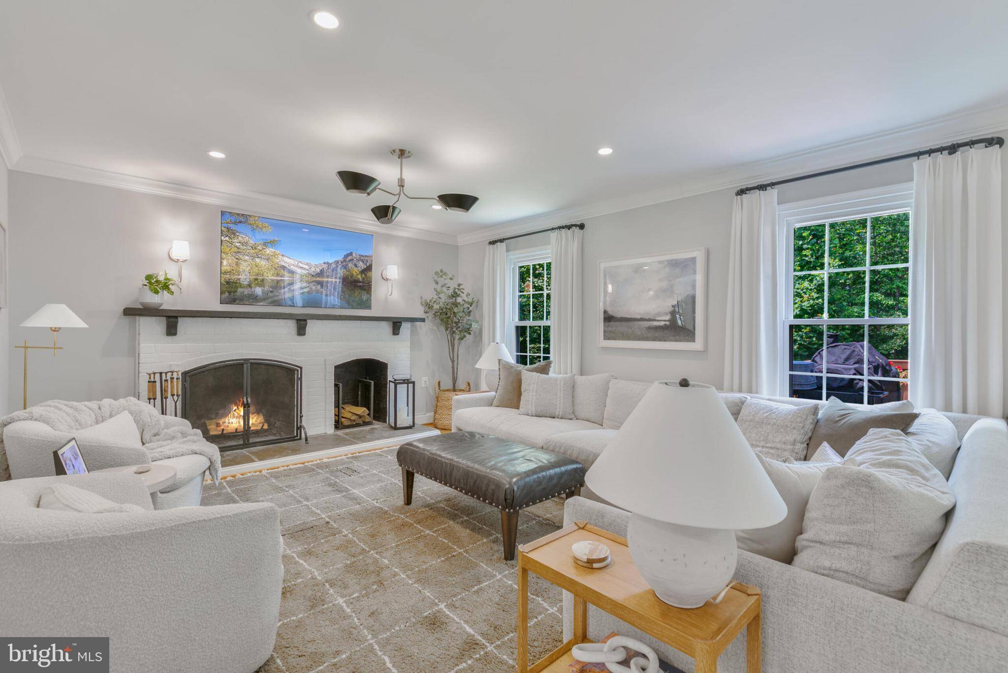 Vienna, VA 22181,2204 LOMOND CT