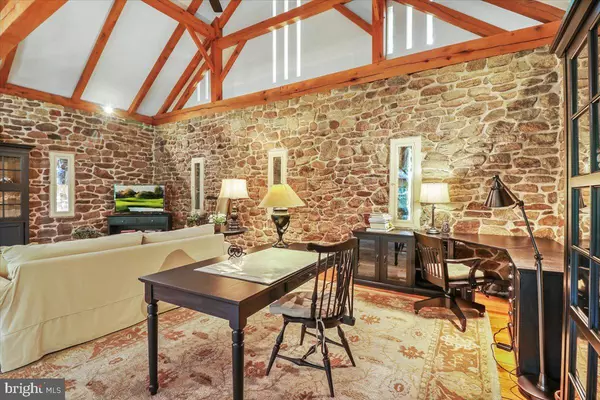 Elverson, PA 19520,11 BROWNSTONE LN