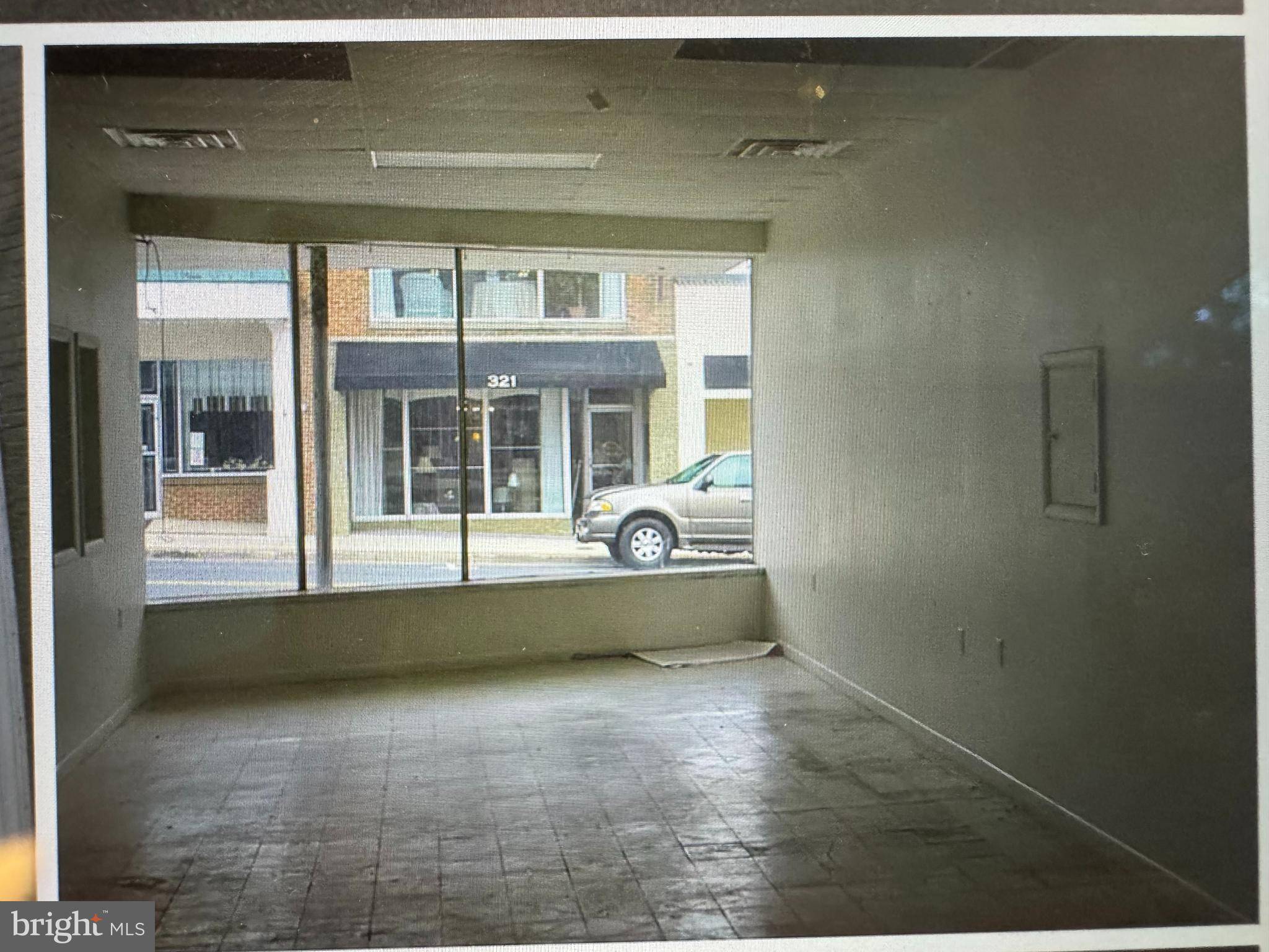 Waynesboro, VA 22980,322 W MAIN ST