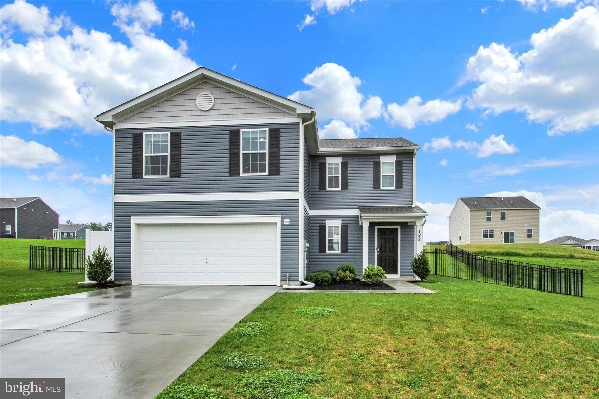 Hanover, PA 17331,182 KNOBBY HOOK DR
