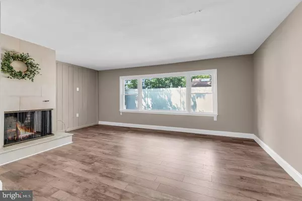 Delran, NJ 08075,27 LITLE AVE