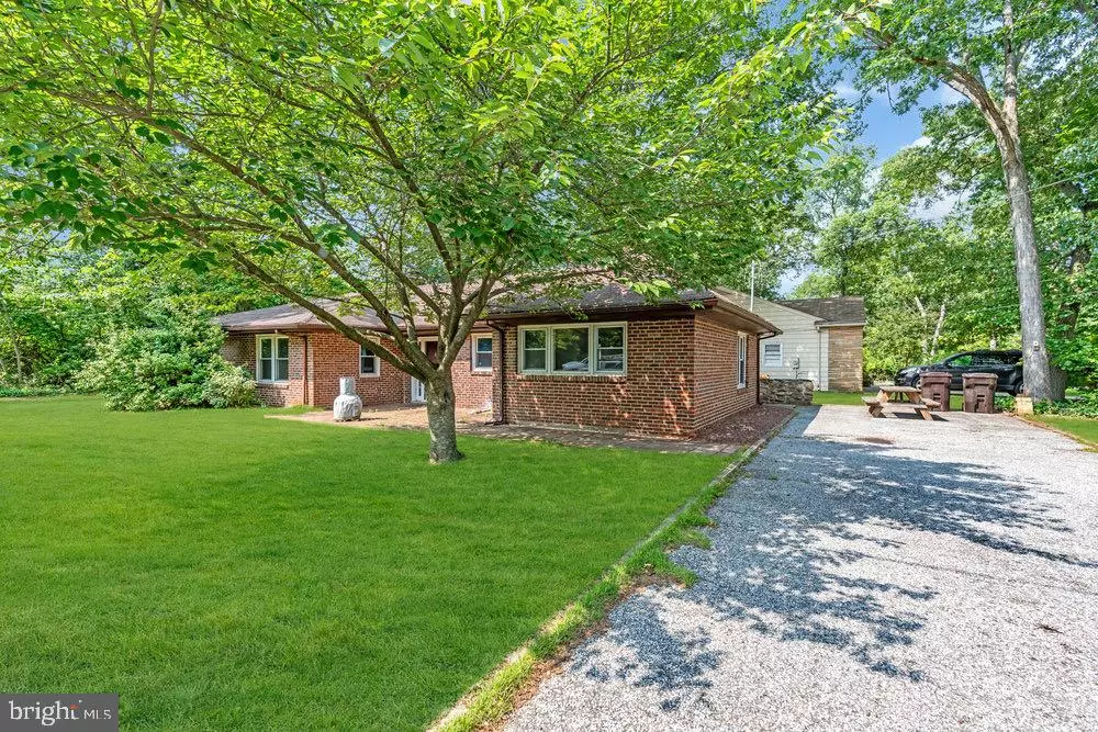 Delran, NJ 08075,27 LITLE AVE