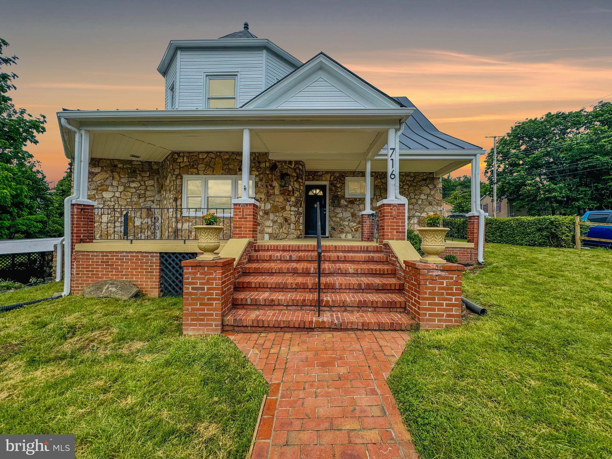 Front Royal, VA 22630,716 VILLA AVE