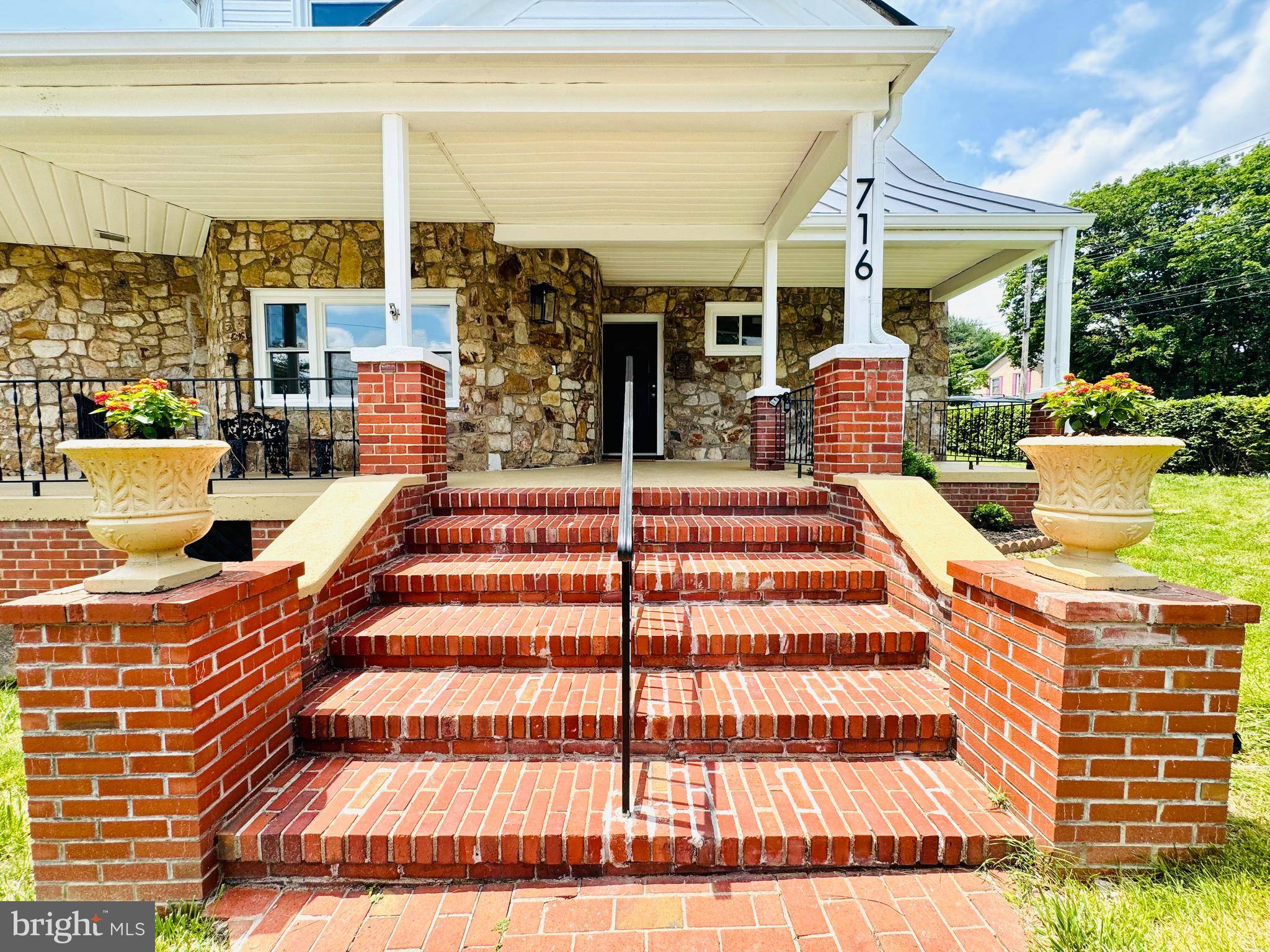 Front Royal, VA 22630,716 VILLA AVE