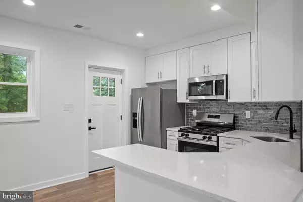 College Park, MD 20740,5012 BLACKFOOT PL