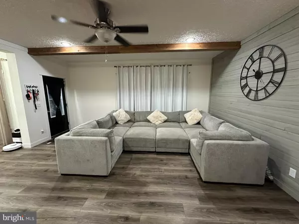 Colonial Beach, VA 22443,76 POPLAR LN