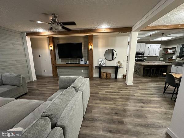 Colonial Beach, VA 22443,76 POPLAR LN