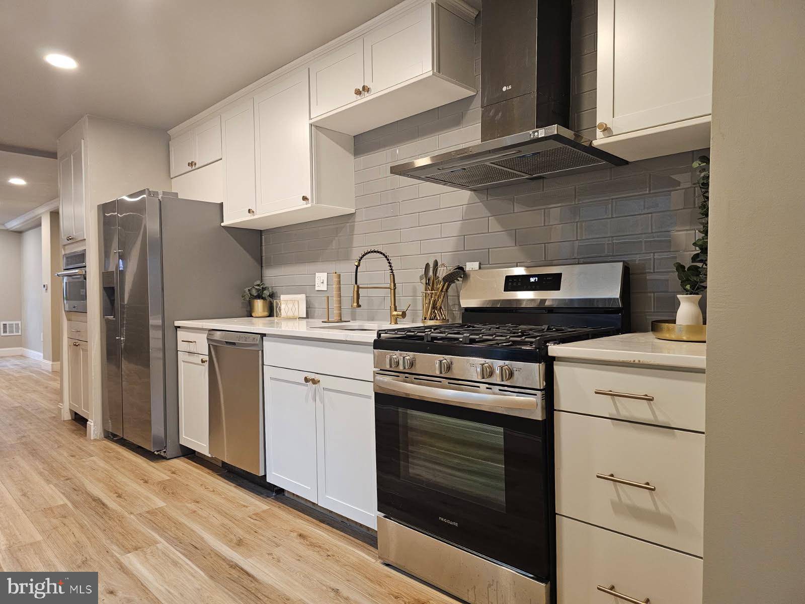 Philadelphia, PA 19125,2563 EMERALD ST