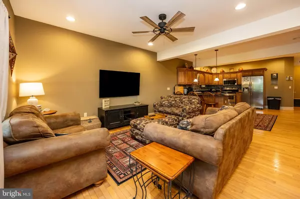 Oakland, MD 21550,285 WINDING TRAIL LN #10A