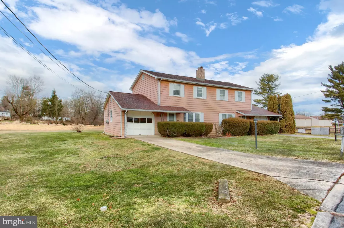 Mechanicsburg, PA 17050,923-925 SPRING CIR