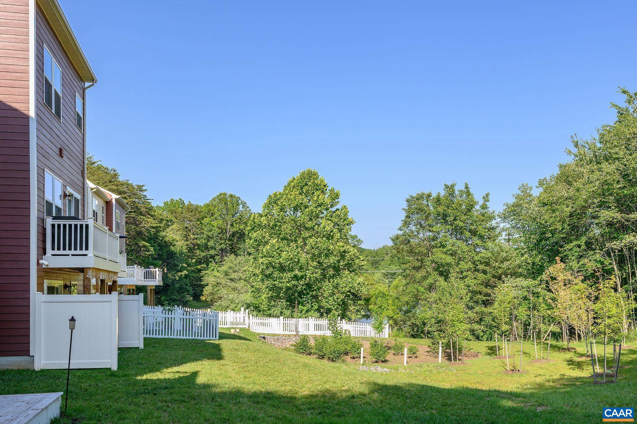Charlottesville, VA 22911,1942 LOIS LN