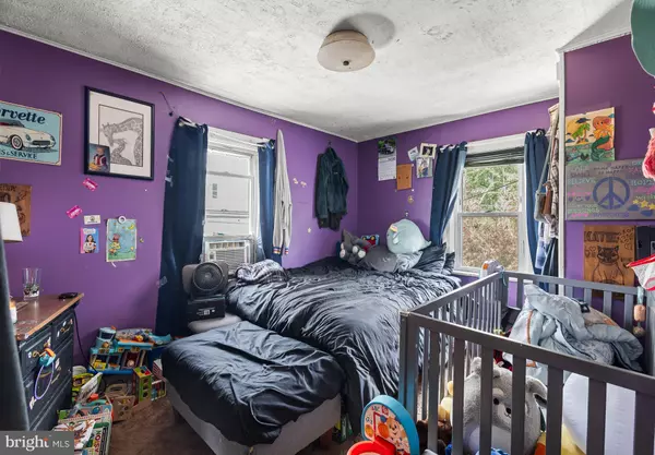 Westville, NJ 08093,104 SNYDER AVE