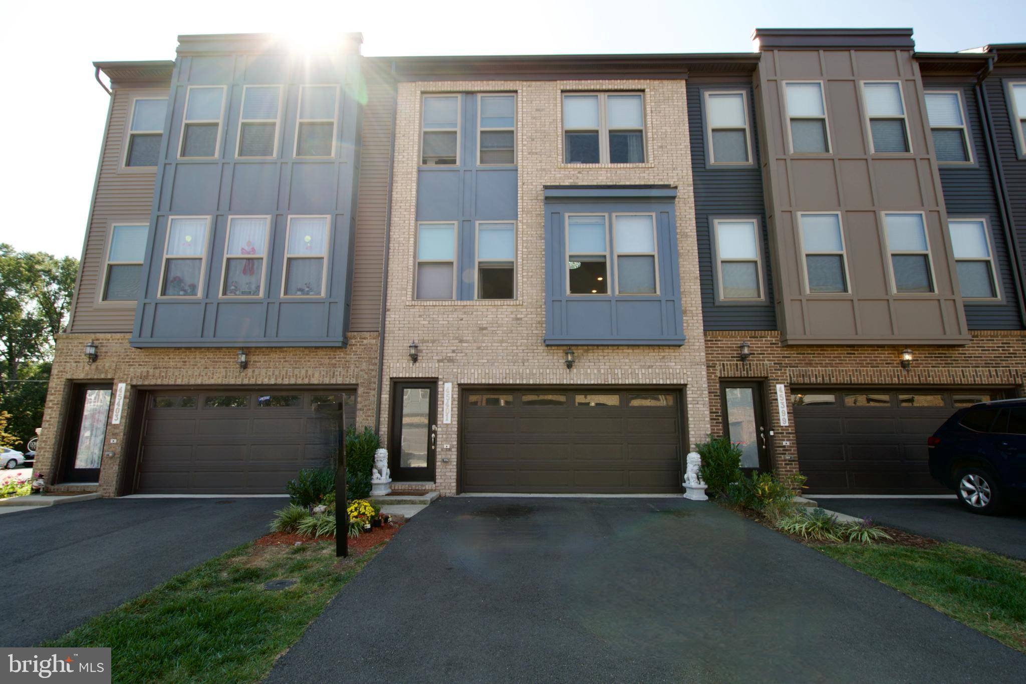 Sterling, VA 20164,45401 DAVENO SQ