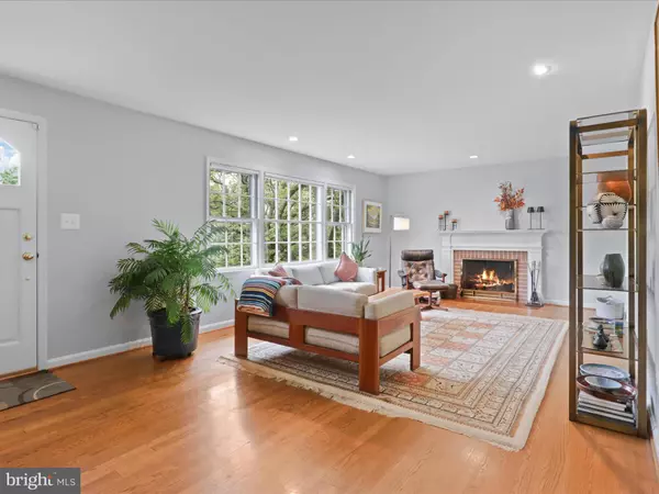 Arlington, VA 22207,3725 N DELAWARE ST