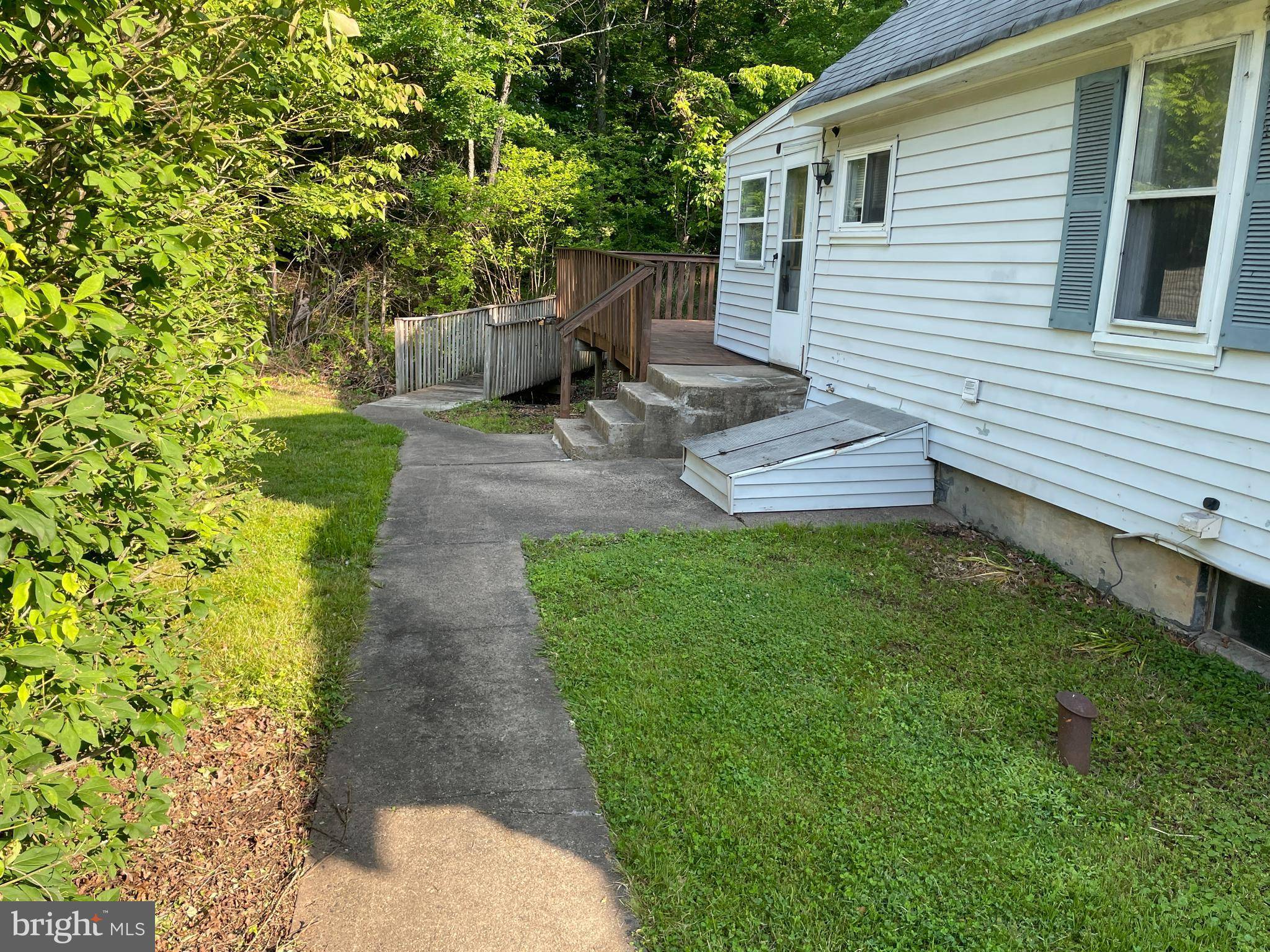 Warrington, PA 18976,420 OAK AVE