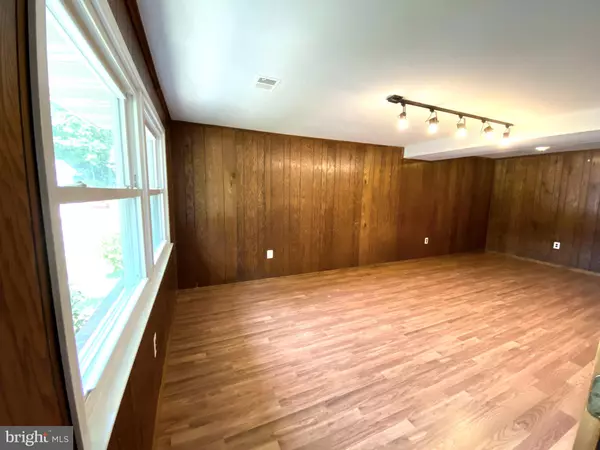 Woodbridge, VA 22193,13017 KERRYDALE RD