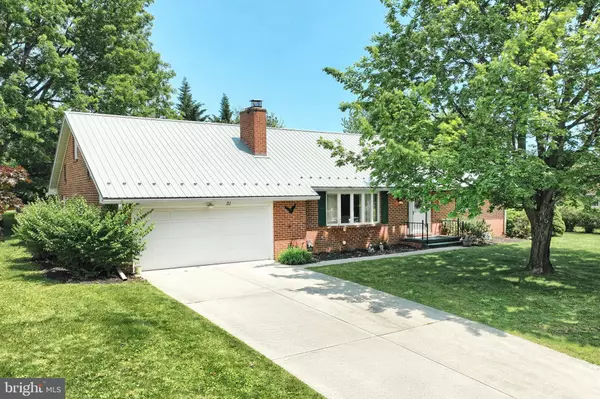 31 DITZLER AVE, Biglerville, PA 17307