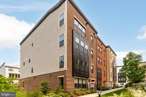 7458 BACKETT WOOD TER #401, Mclean, VA 22102