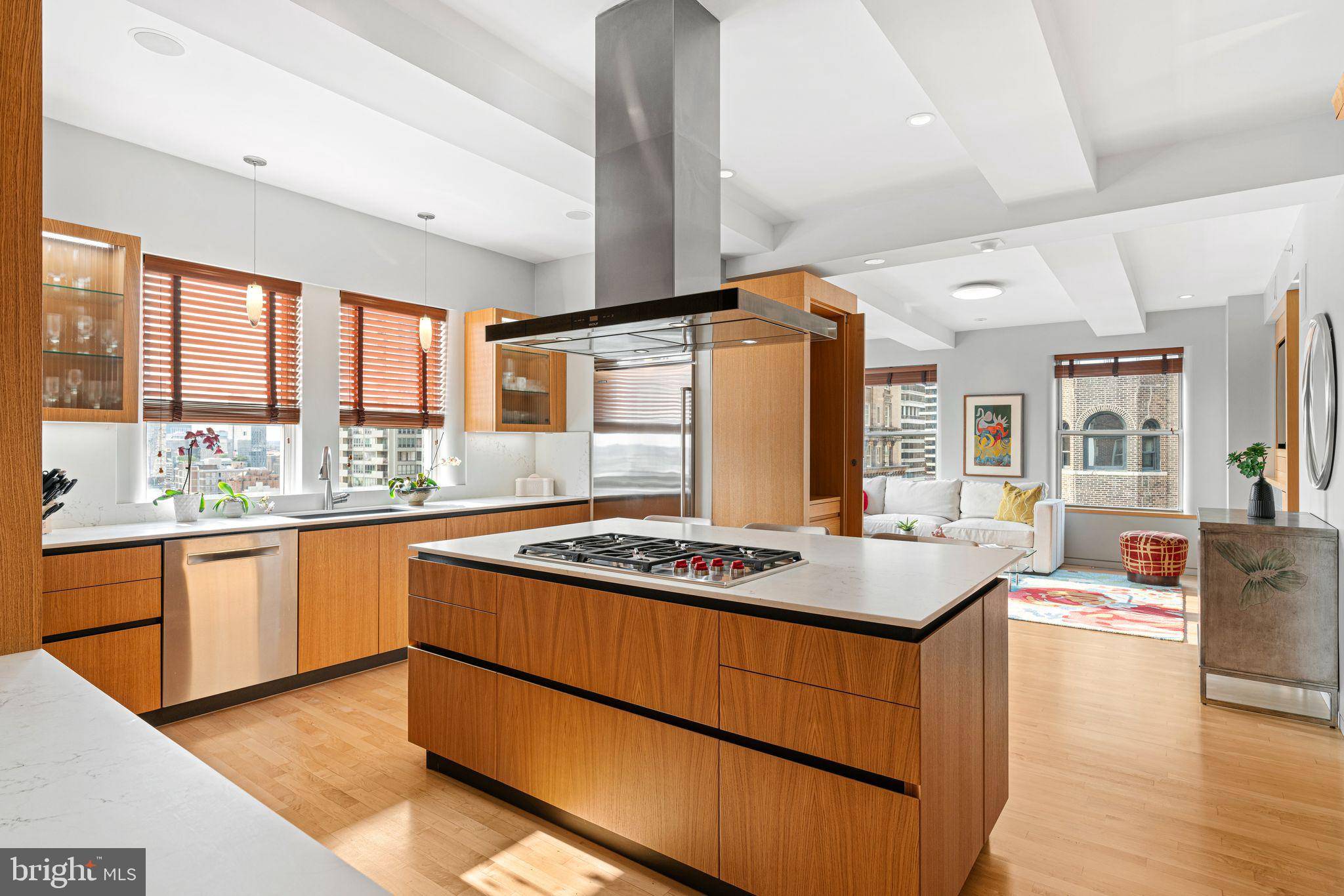 Philadelphia, PA 19103,275 S 19TH ST #PENTHOUSE