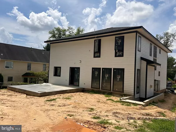 Annandale, VA 22003,4017 WOODLAND RD