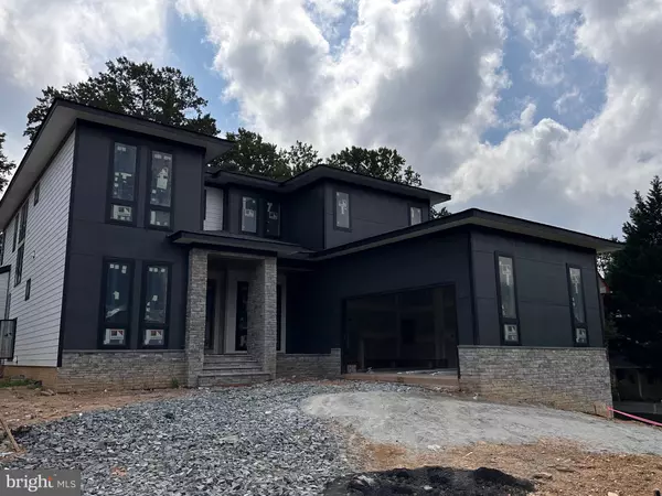4017 WOODLAND RD, Annandale, VA 22003