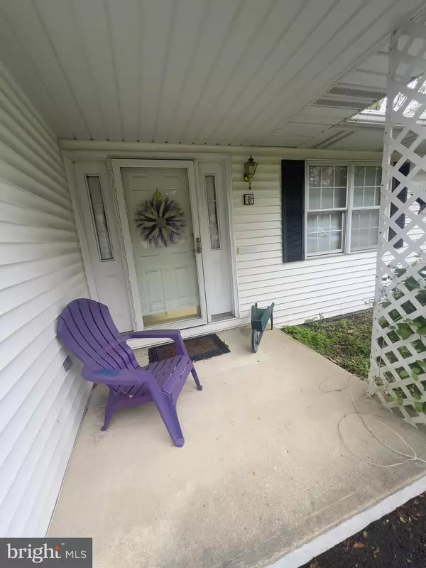 Mount Pocono, PA 18344,8 CEDAR RD