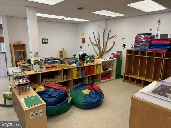 Philadelphia, PA 19143,4900 BALTIMORE AVE