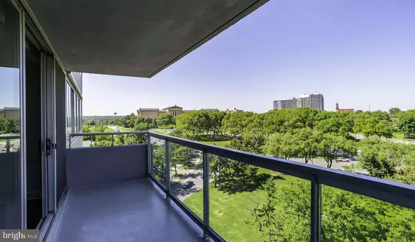 Philadelphia, PA 19130,2200 BENJAMIN FRANKLIN PKWY #0B-S0011