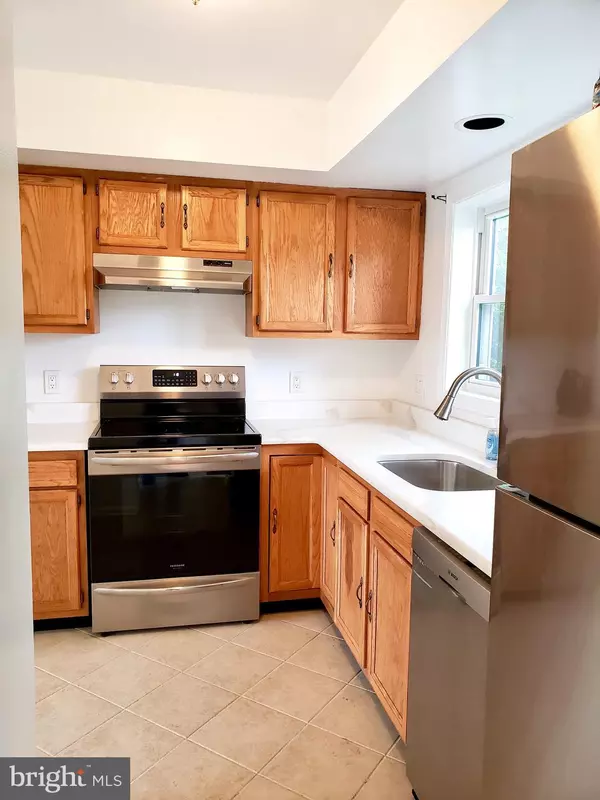Norristown, PA 19401,827 HIGH ST