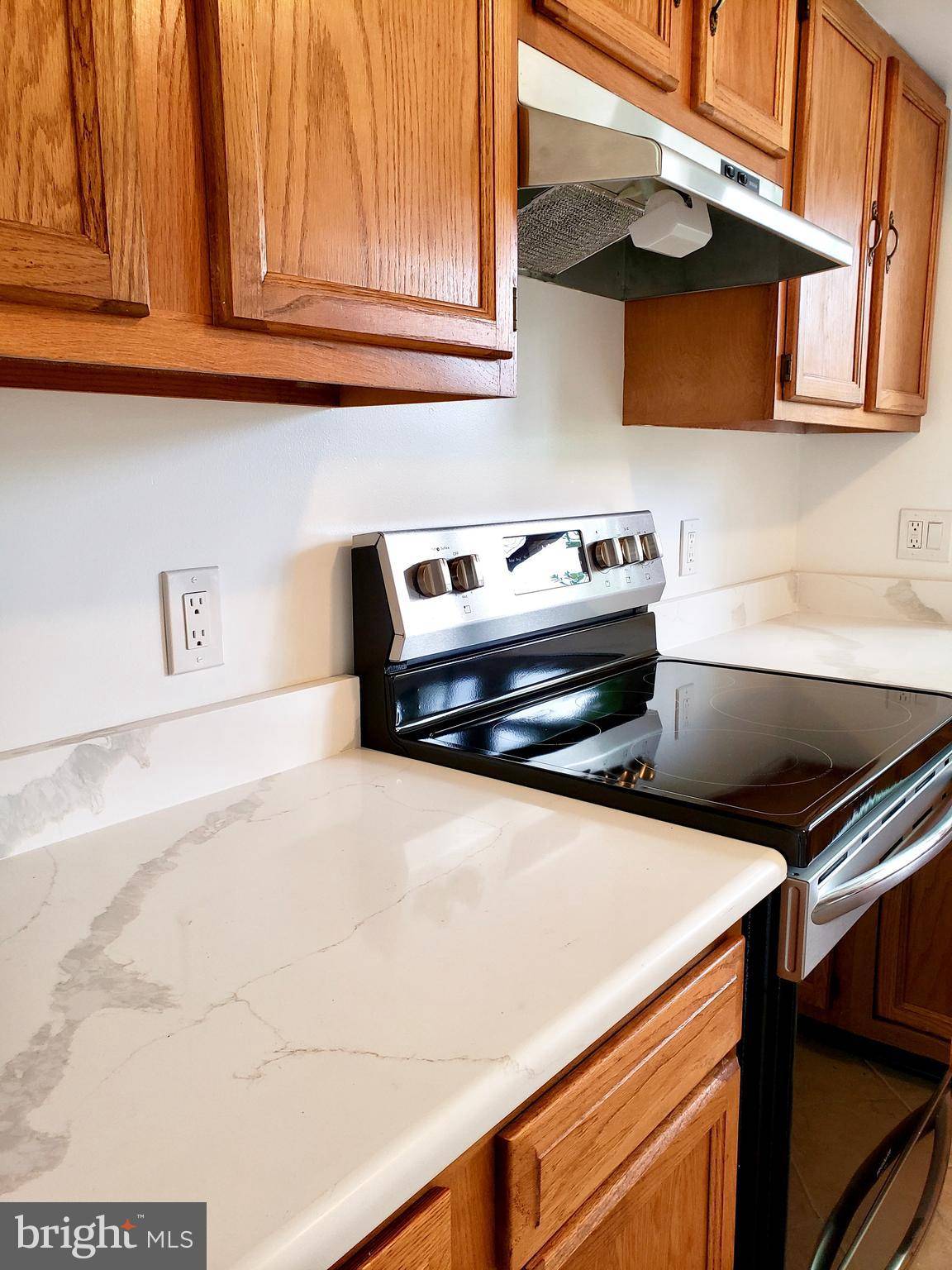 Norristown, PA 19401,827 HIGH ST