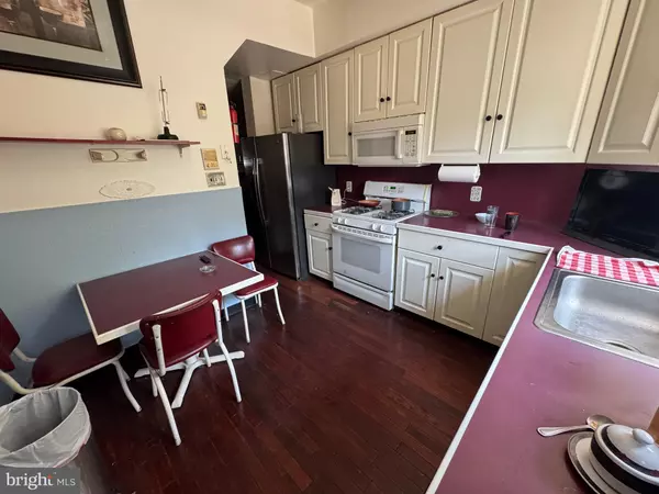 Philadelphia, PA 19142,7106 ELMWOOD AVE