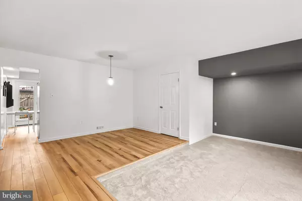 Laurel, MD 20707,7556 S ARBORY LN #382