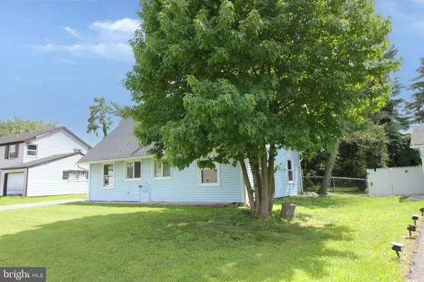 Willingboro, NJ 08046,28 BAYBERRY LN