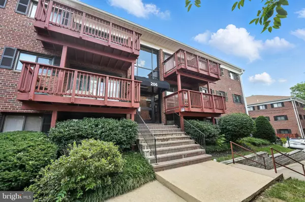Alexandria, VA 22314,206 SKYHILL RD #6