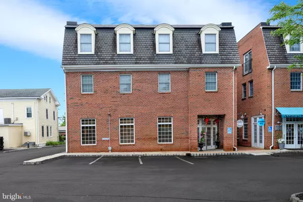 Pennington, NJ 08534,12 S MAIN ST UNIT #A & B