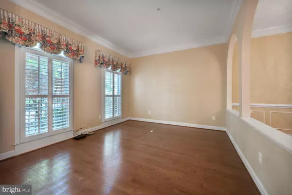 Gaithersburg, MD 20878,370 HART RD