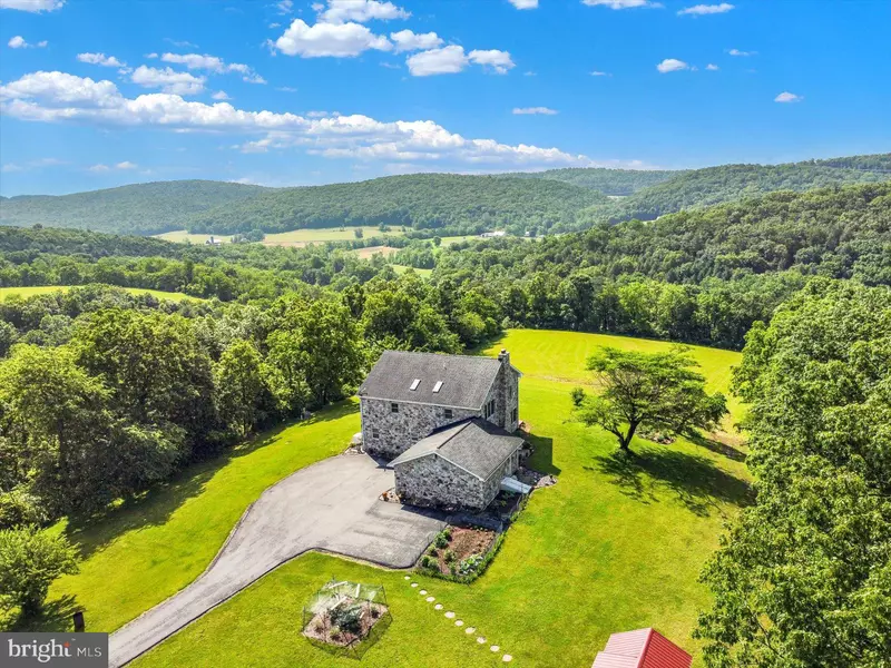 300 HOLLOW RD, Newport, PA 17074