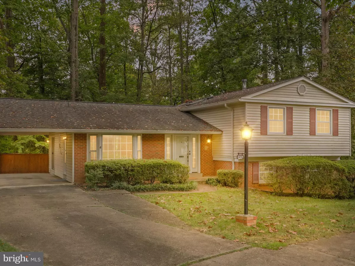 Annandale, VA 22003,8504 CANTERBURY DR