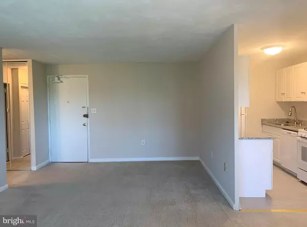 Arlington, VA 22202,1200 S ARLINGTON RIDGE RD S #605