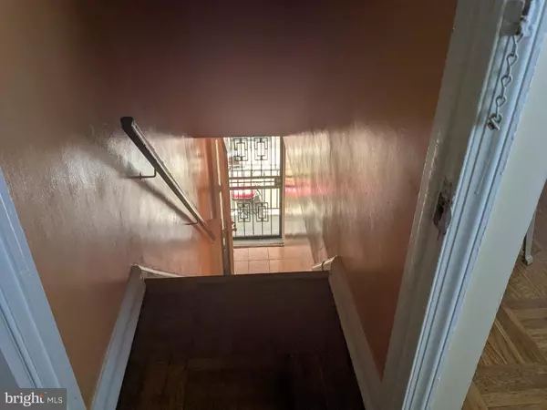 Philadelphia, PA 19141,6214 N 10TH ST