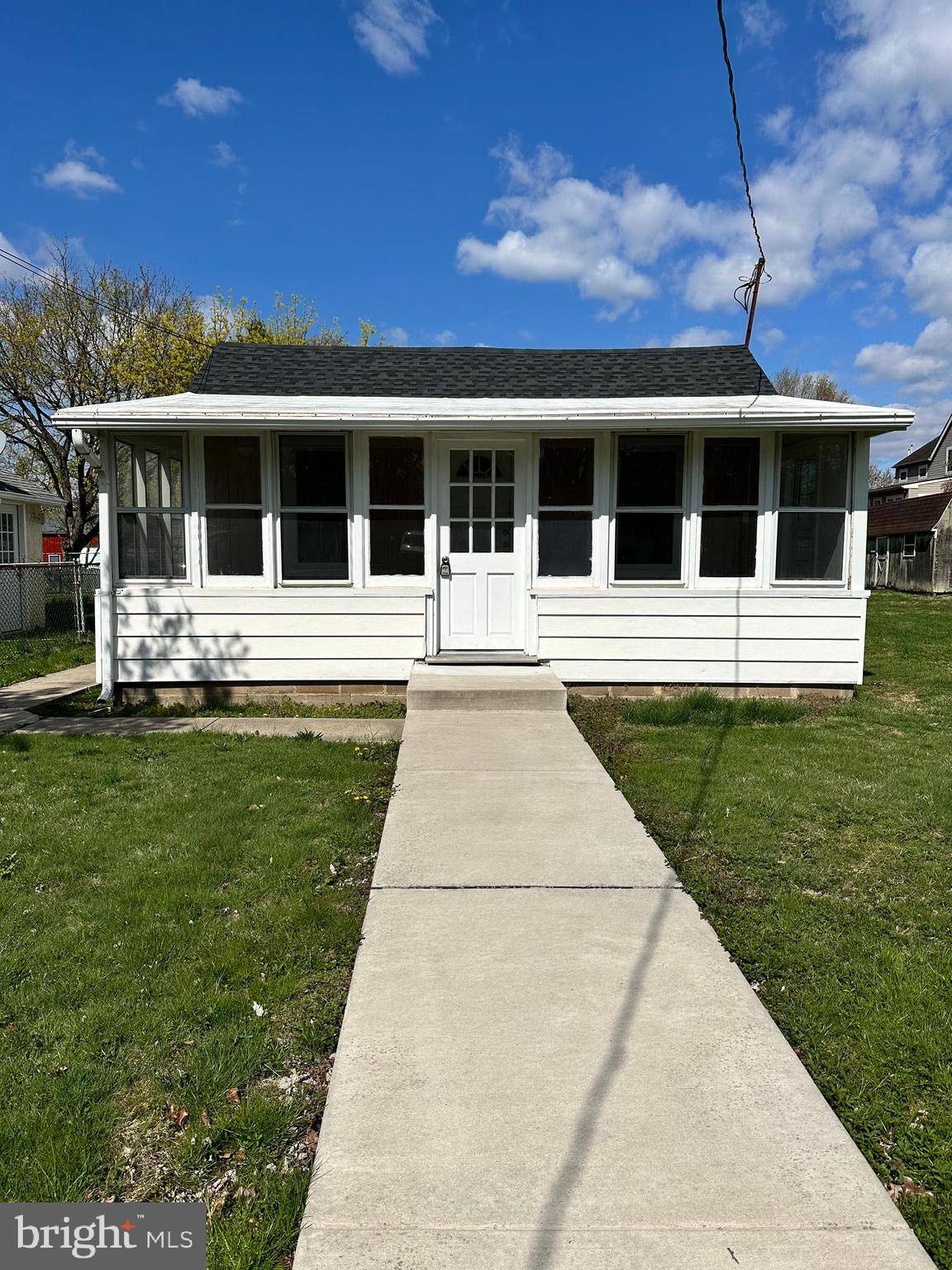6 MOWERY RD, New Castle, DE 19720