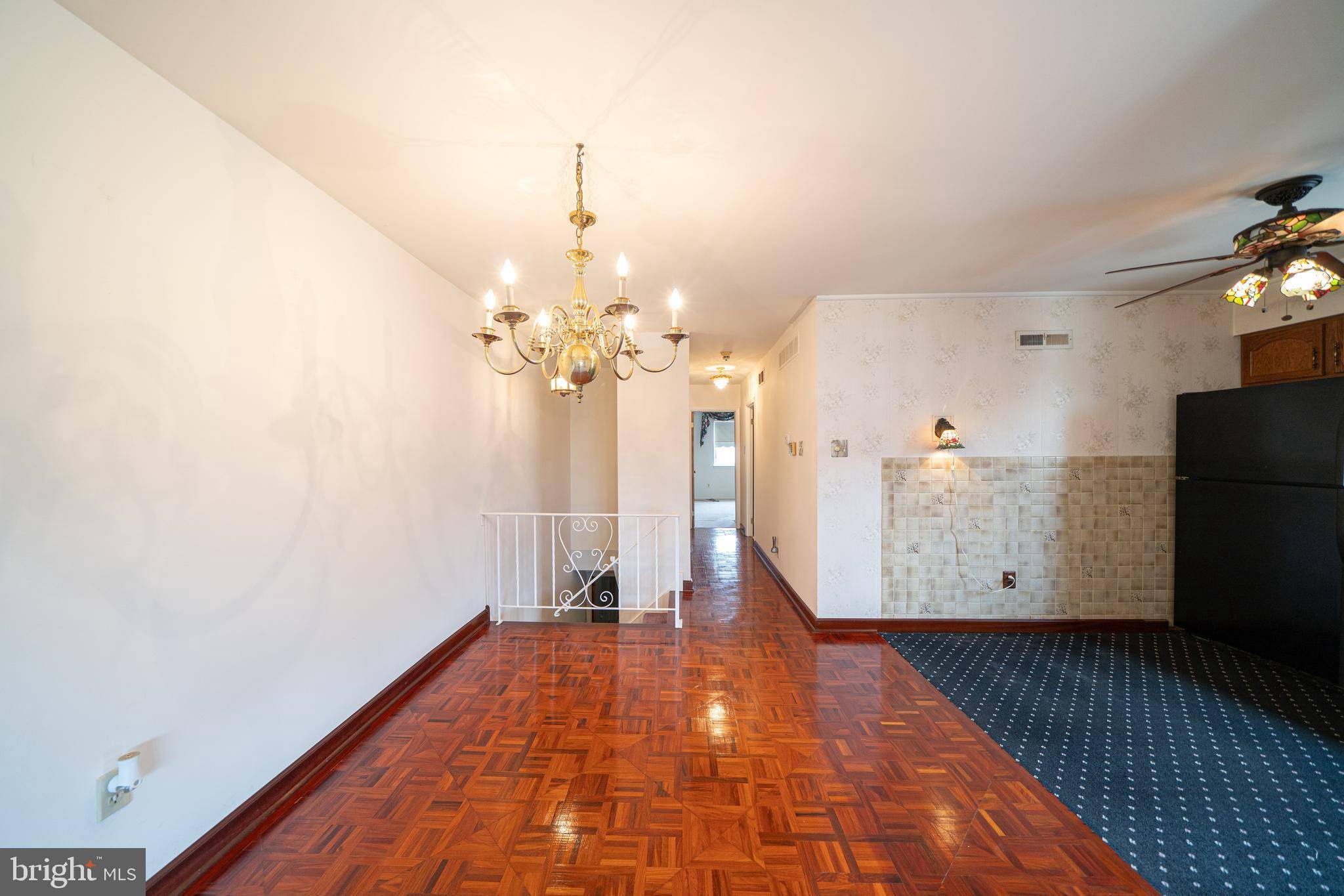 Philadelphia, PA 19152,7911 FARNSWORTH ST