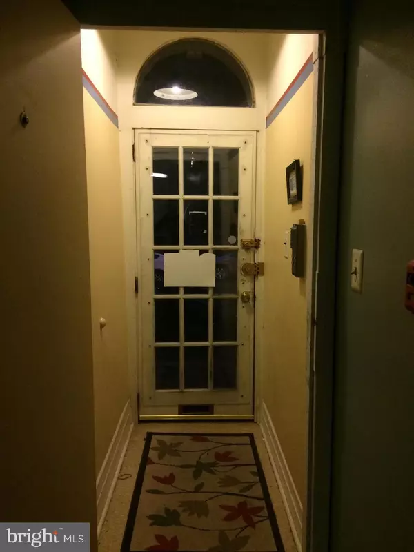 Philadelphia, PA 19130,803 CORINTHIAN AVE #1