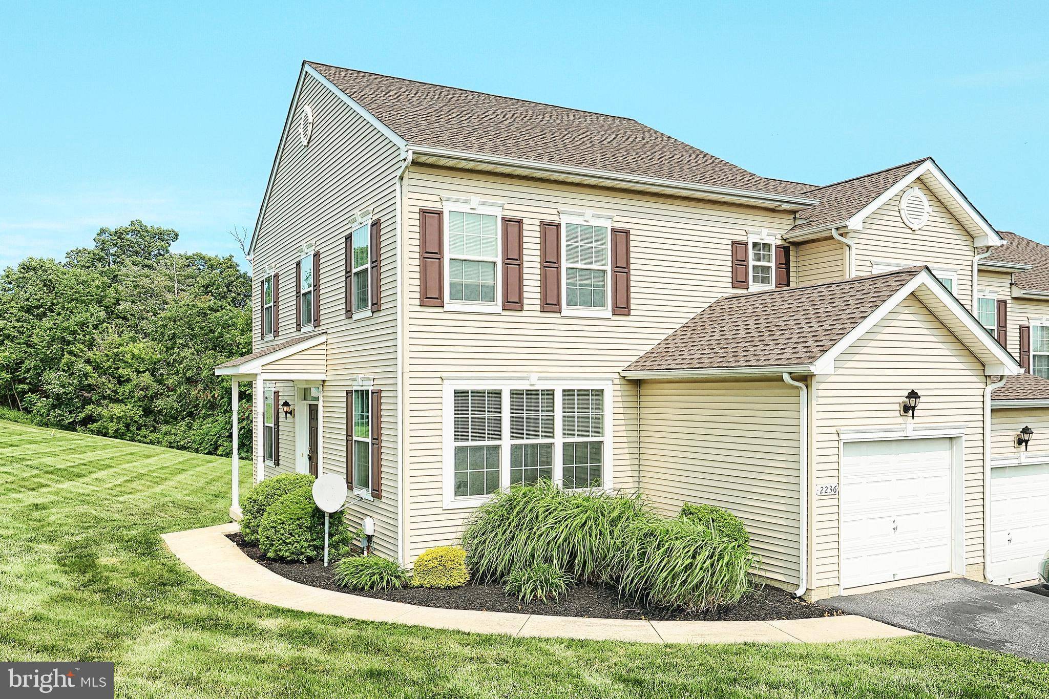 York, PA 17406,2236 LIVE OAK LN #2236