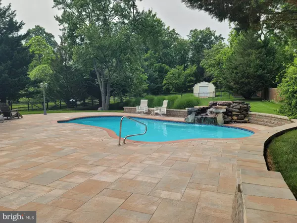 Laurel, MD 20723,8516 PINEWAY DR