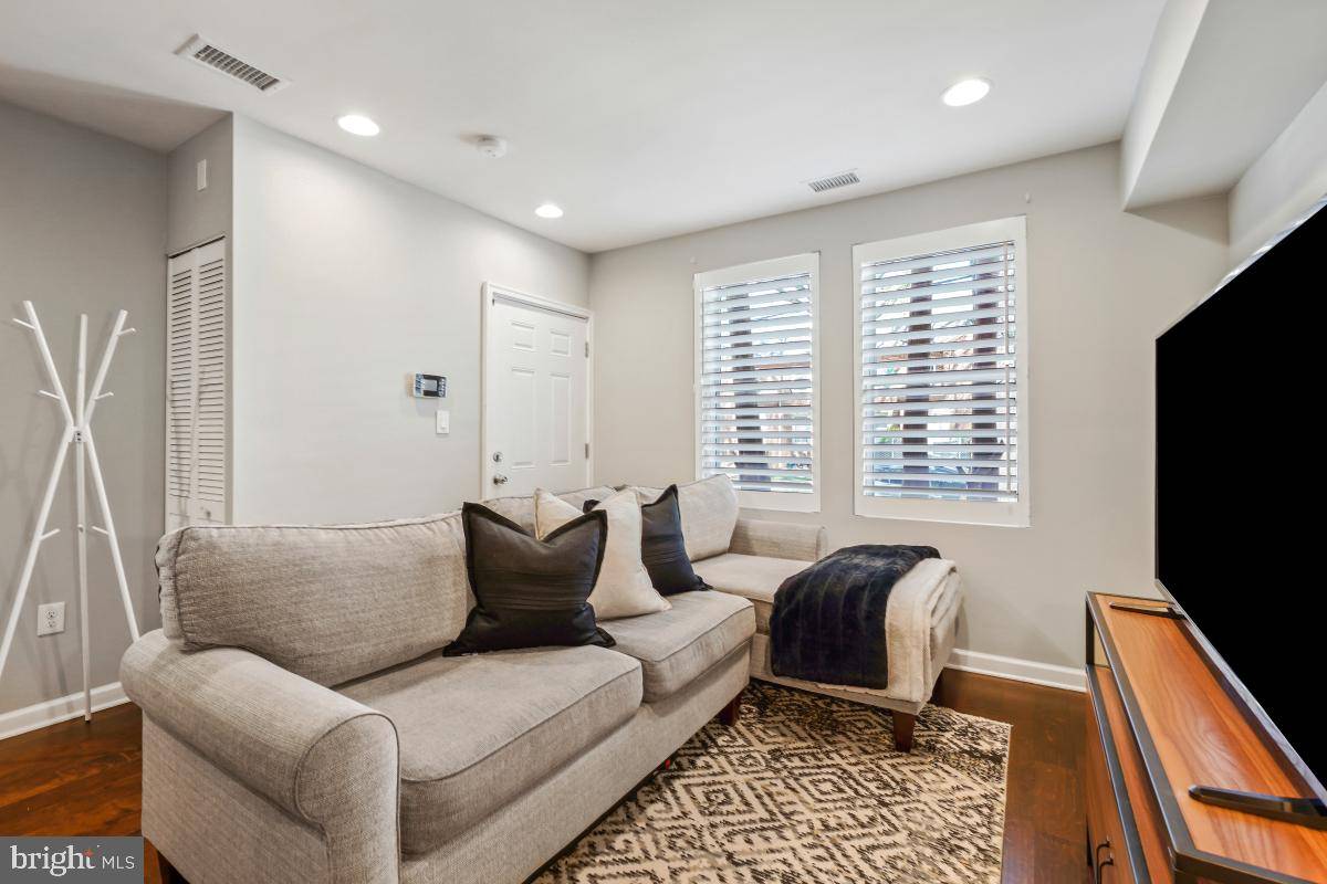 Washington, DC 20011,1346 NICHOLSON ST NW #101